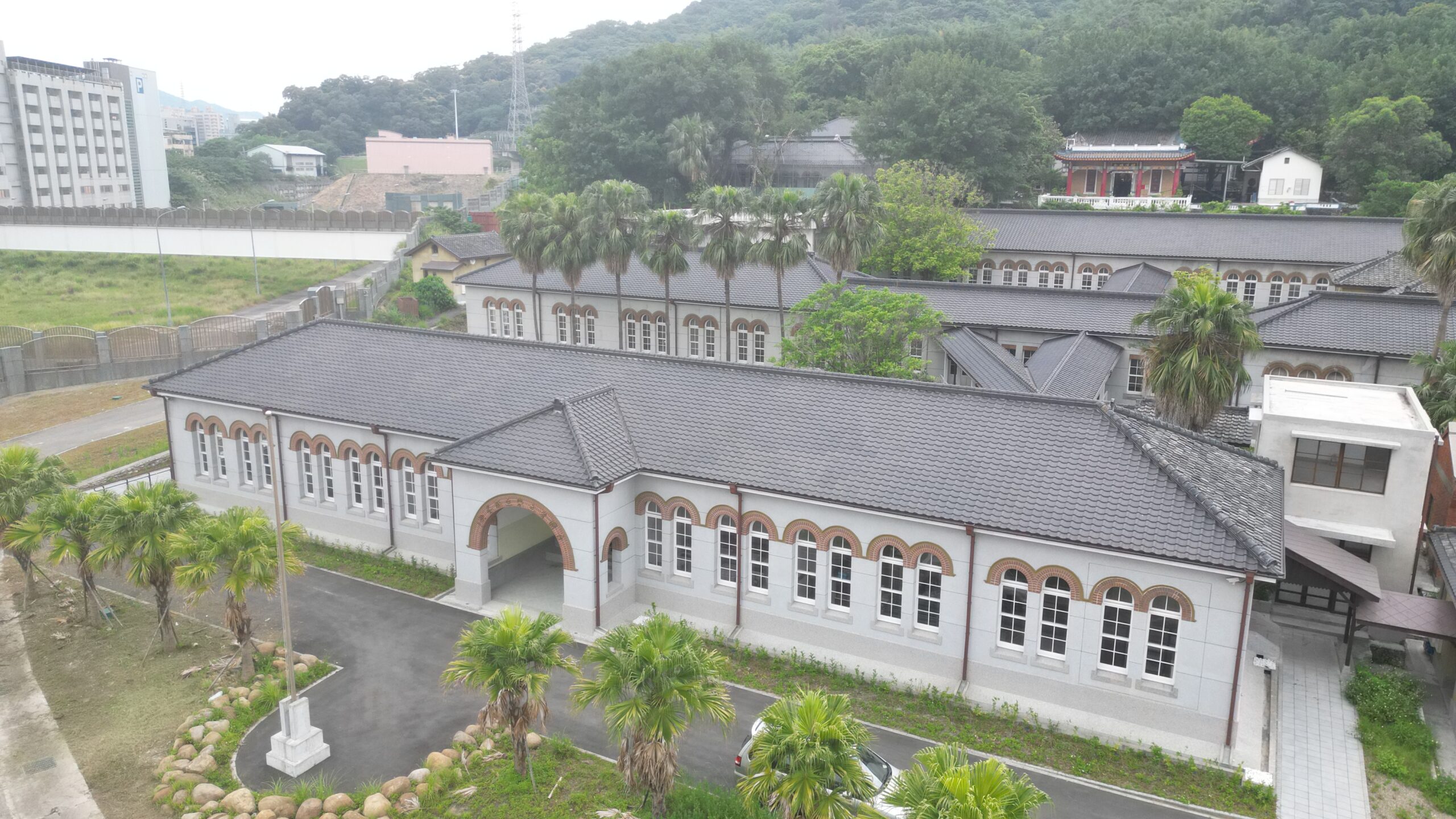 　衛福部樂生療養院早已轉型為綜合醫院，因歷史文化背景豐富，部分院區被新北市政府 0 scaled